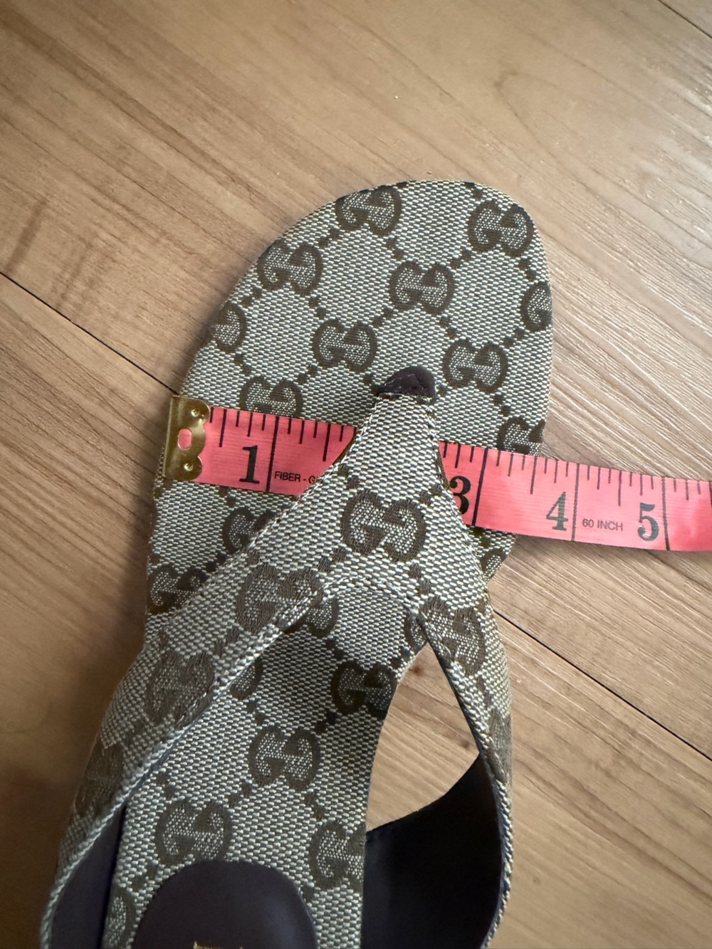 Gucci Women's Beige GG Canvas Thong Heels - Picture 5 of 6